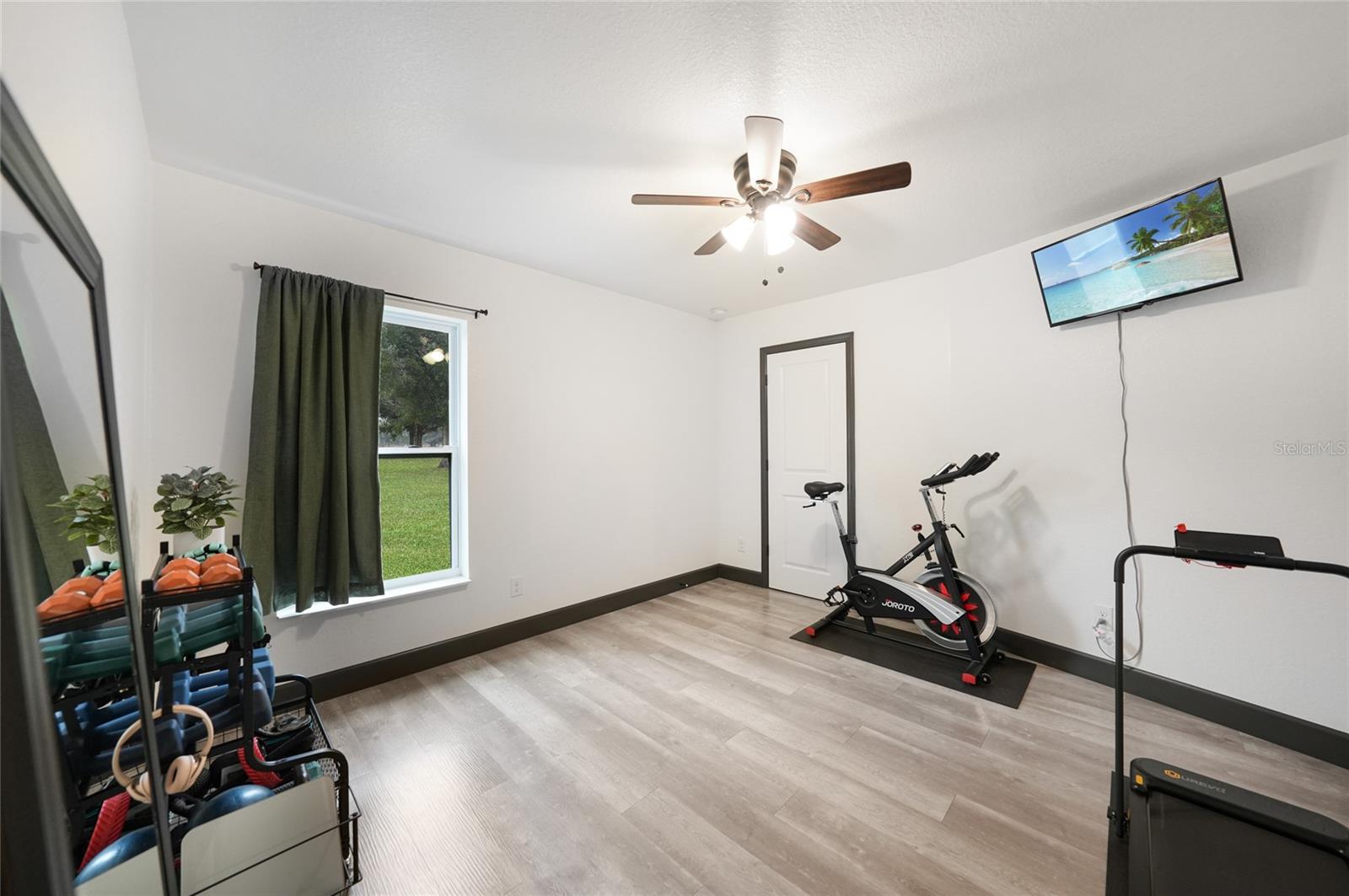 Image 19 of 45 For 2973 Brownville Street