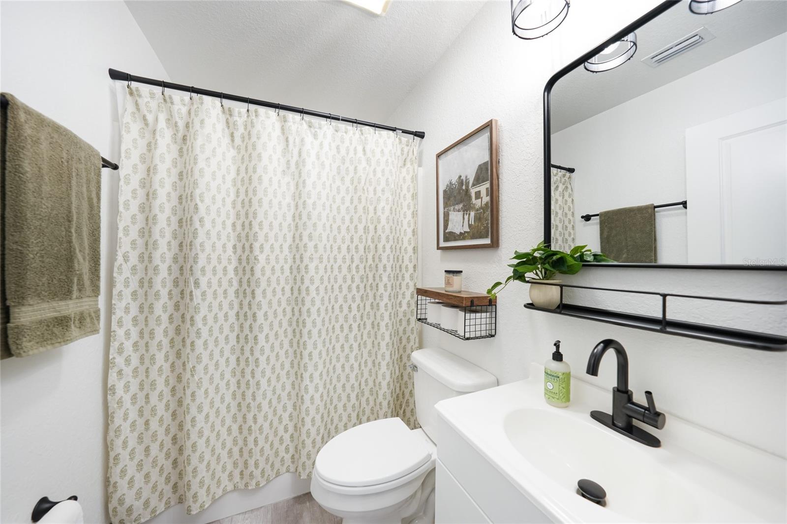 Image 23 of 45 For 2973 Brownville Street