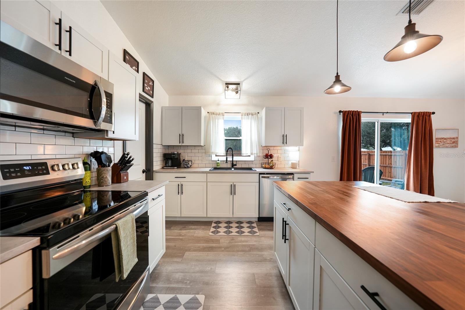 Image 3 of 45 For 2973 Brownville Street