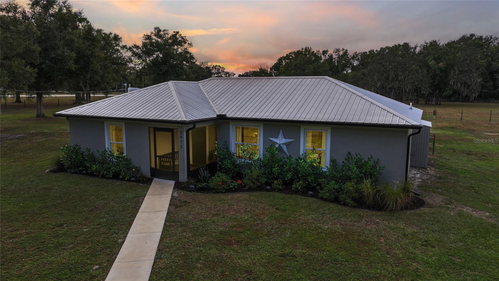 Image 33 of 45 For 2973 Brownville Street