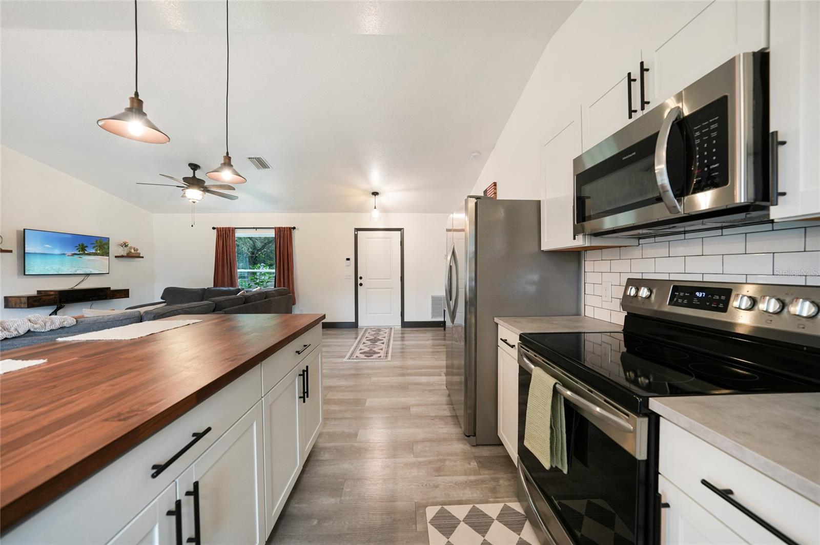 Image 4 of 45 For 2973 Brownville Street