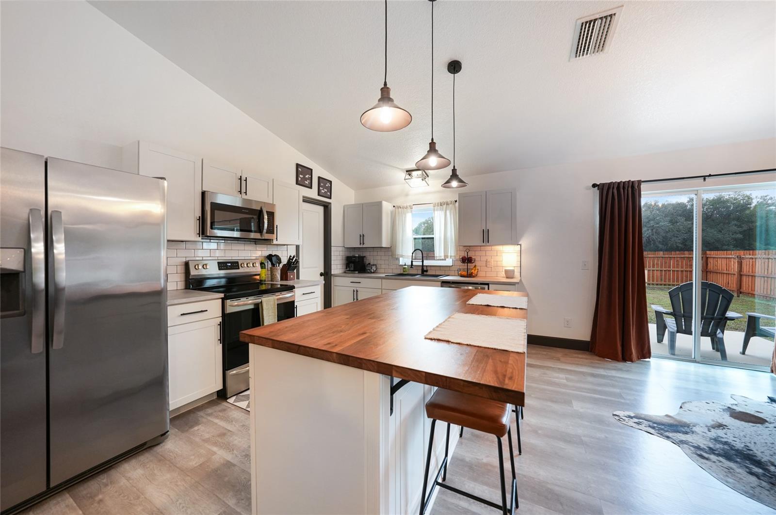 Image 5 of 45 For 2973 Brownville Street