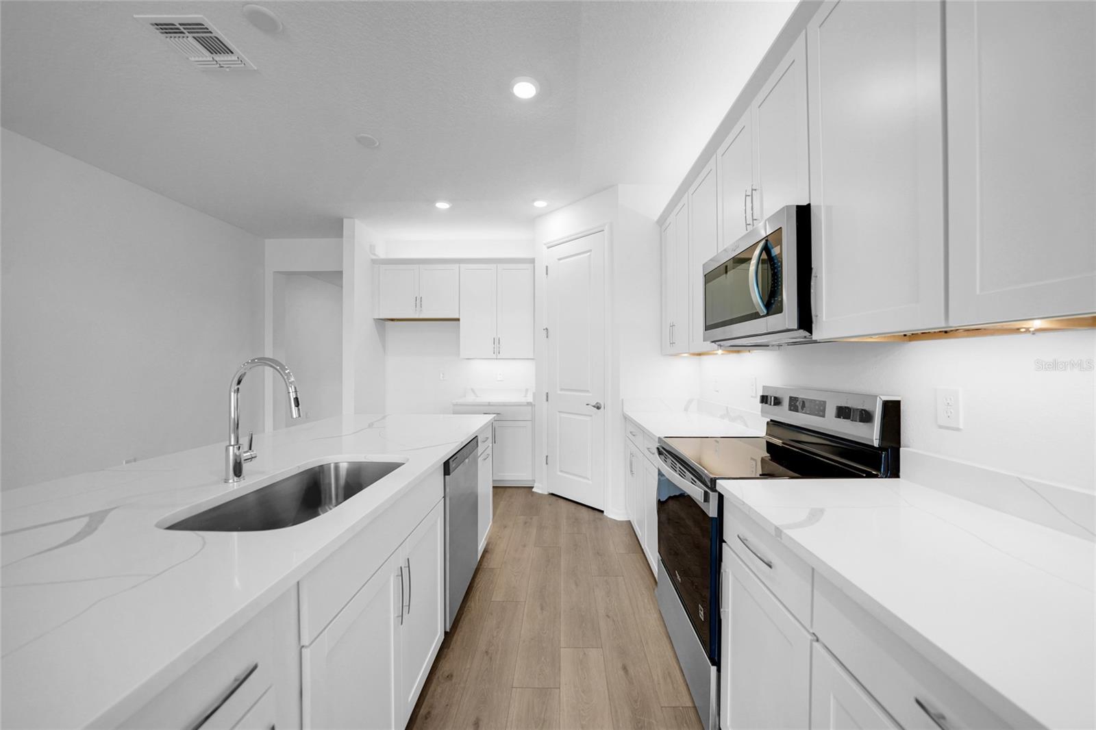 Image 13 of 32 For 13470 Turnleaf Boulevard