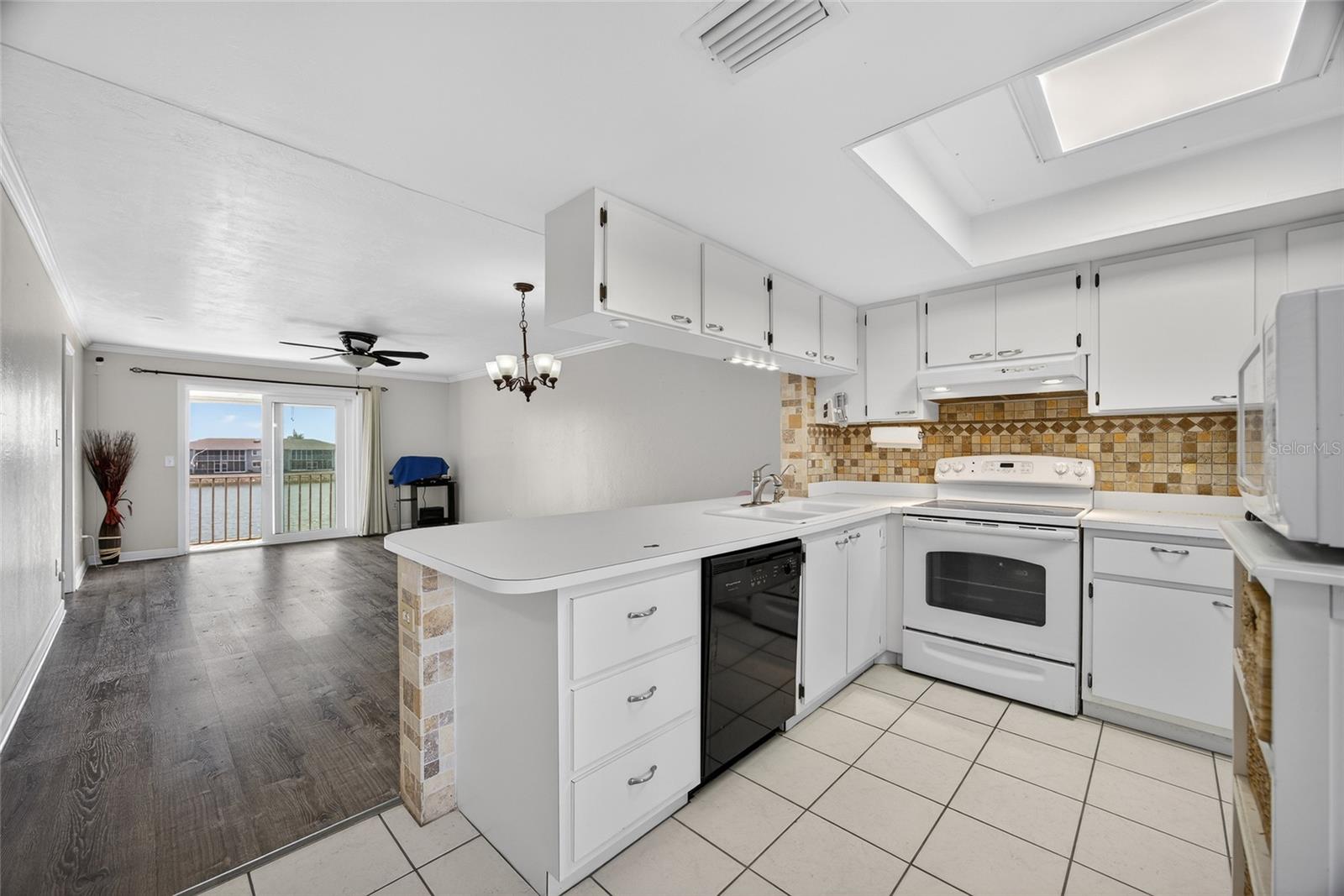 Image 5 of 30 For 3310 Loveland Boulevard 1907