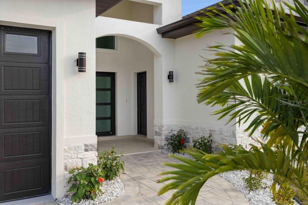 Image 2 of 45 For 38 Lark Drive