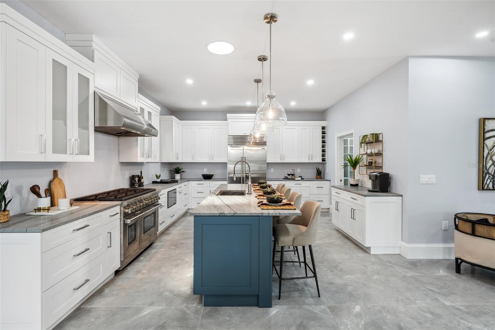 Listing photo id 9 for 4837 Tarpon Avenue