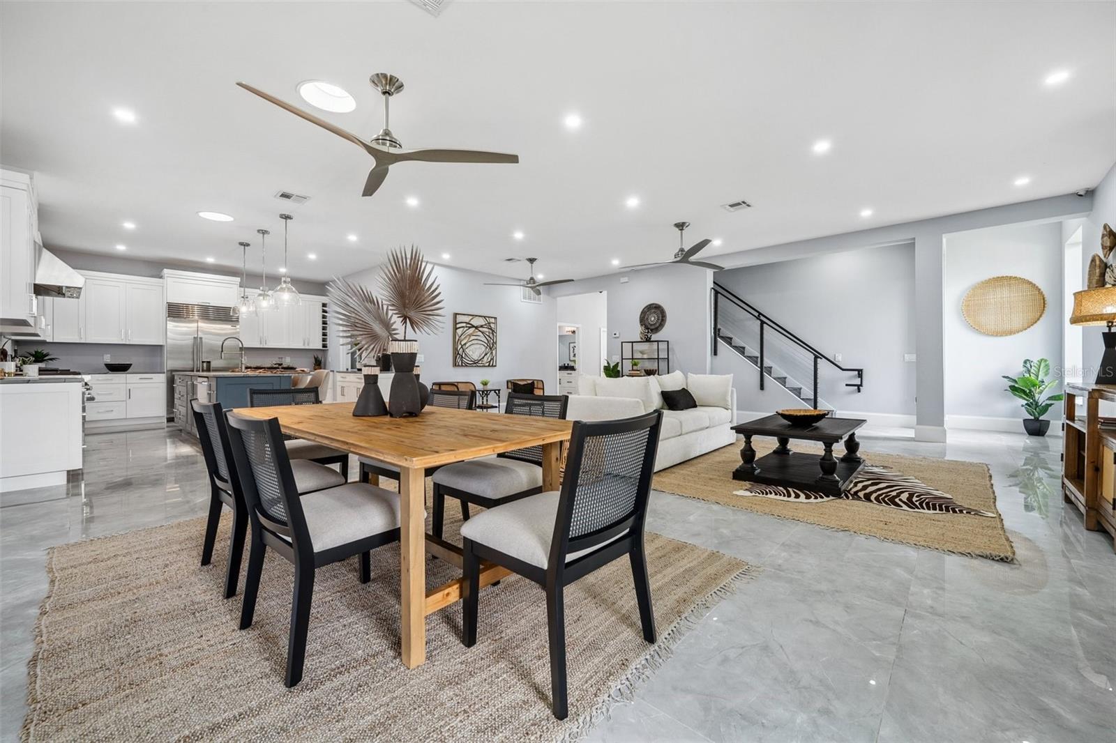 Listing photo id 14 for 4837 Tarpon Avenue