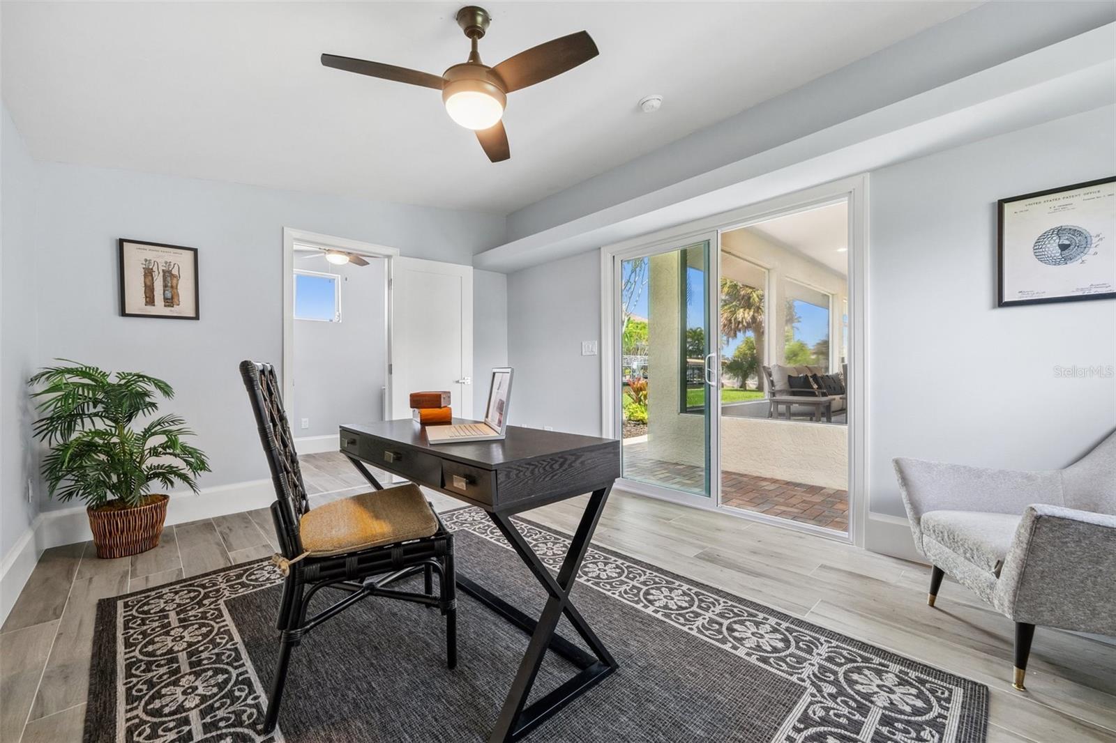 Listing photo id 25 for 4837 Tarpon Avenue