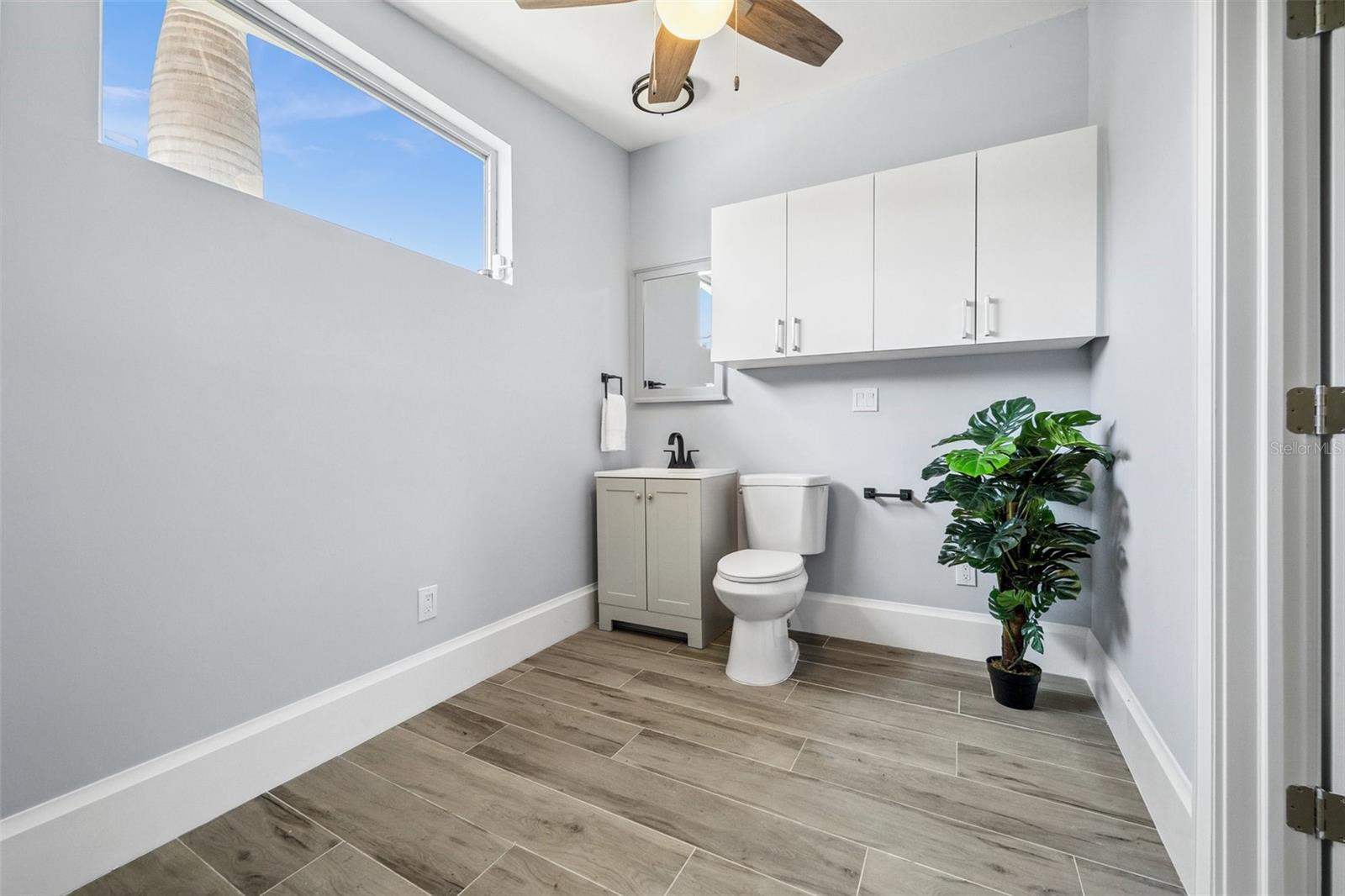 Listing photo id 26 for 4837 Tarpon Avenue