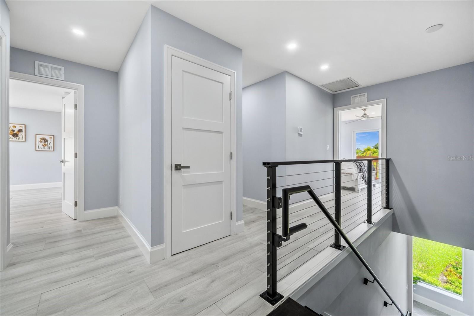 Listing photo id 27 for 4837 Tarpon Avenue