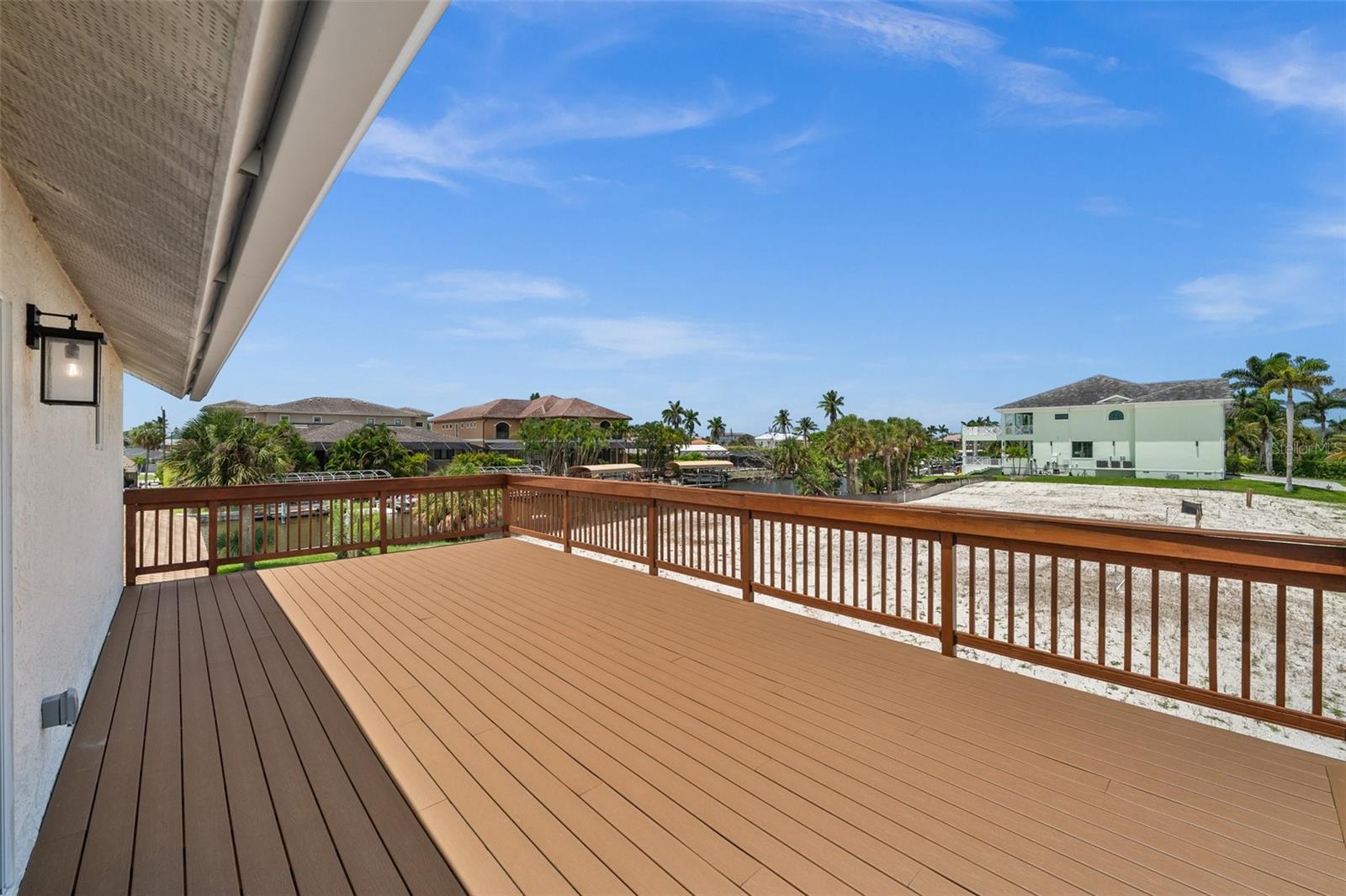 Listing photo id 30 for 4837 Tarpon Avenue