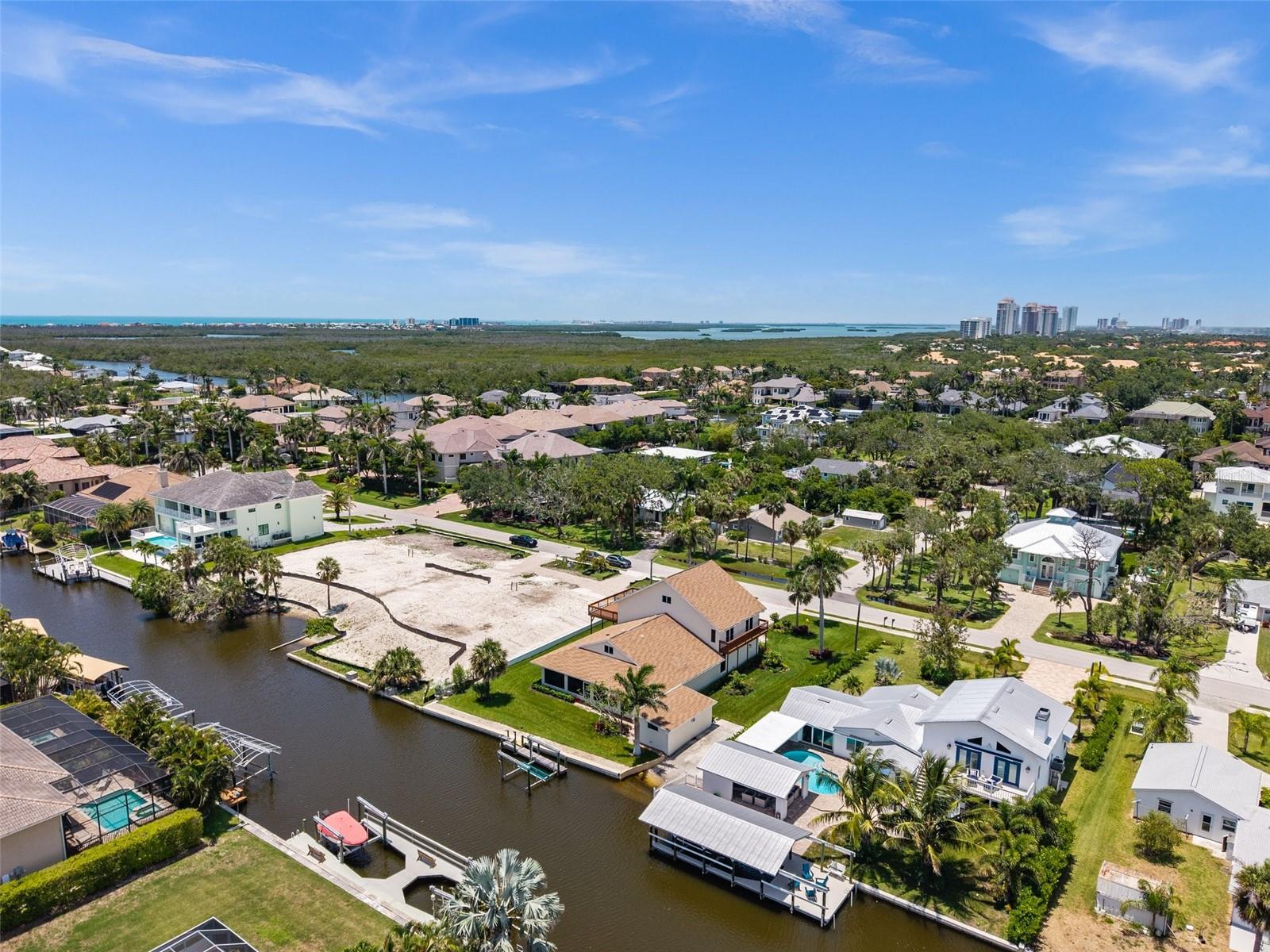 Listing photo id 46 for 4837 Tarpon Avenue