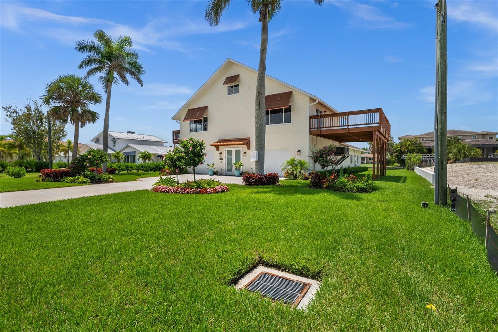 Listing photo id 4 for 4837 Tarpon Avenue