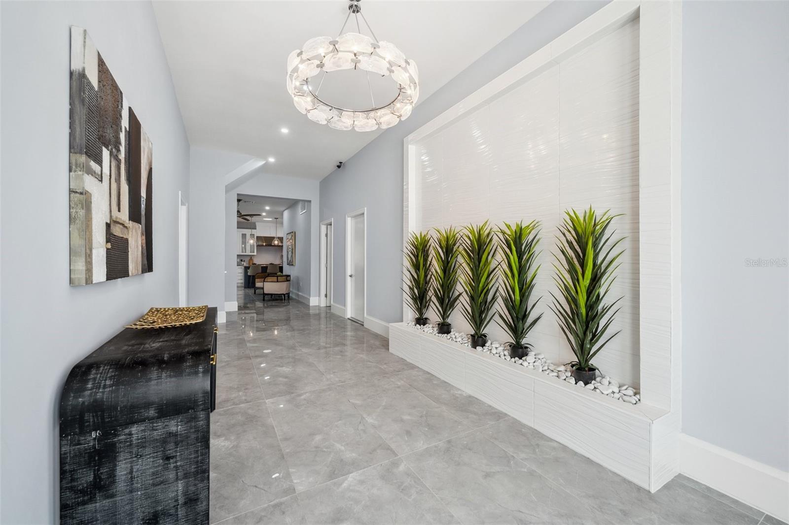 Listing photo id 6 for 4837 Tarpon Avenue