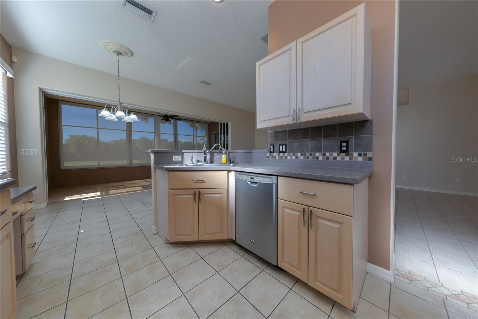 Image 17 of 42 For 10263 Shadow Run Court