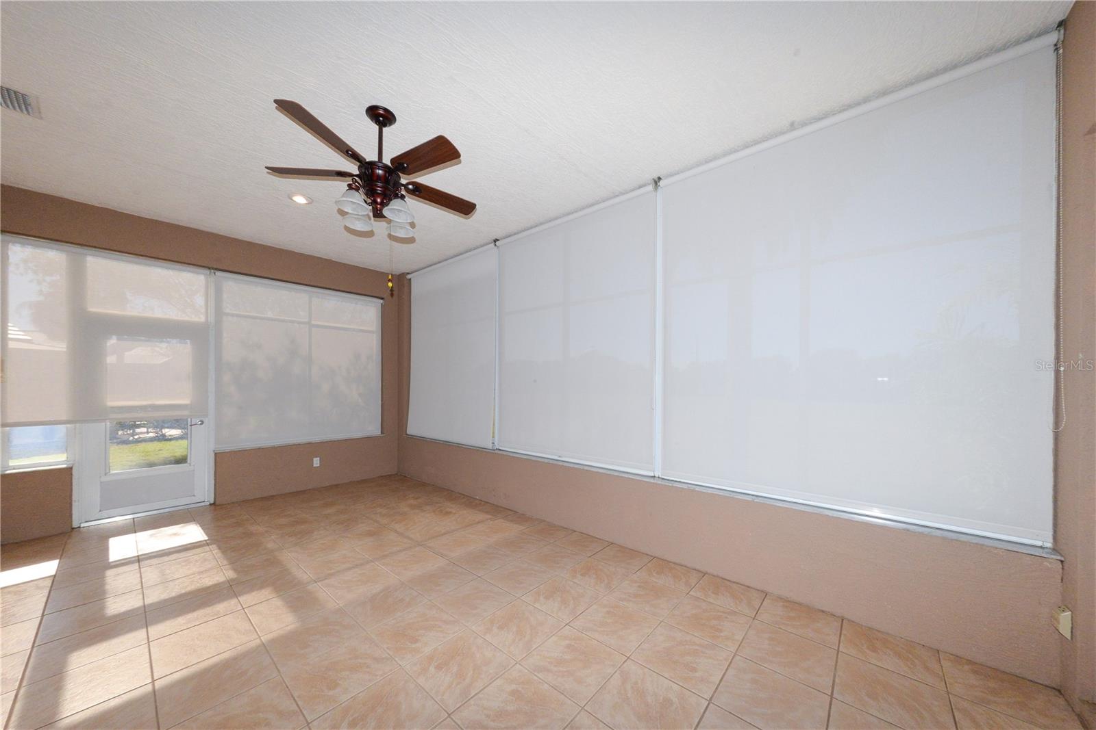 Image 19 of 42 For 10263 Shadow Run Court