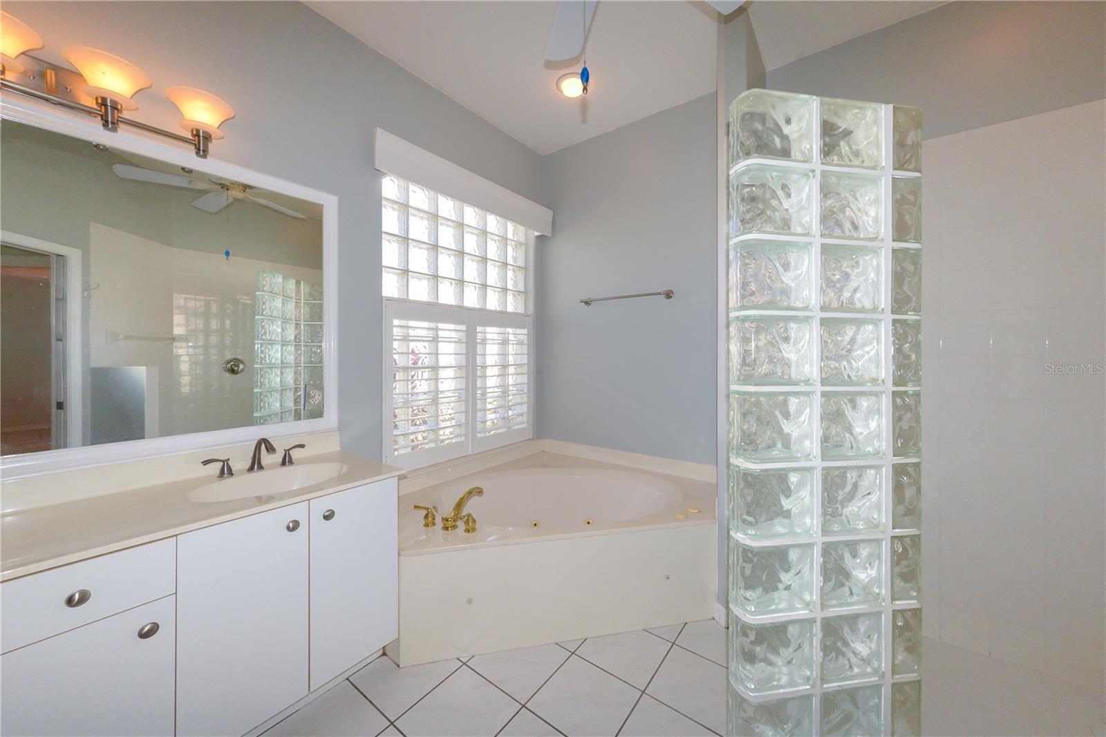 Image 26 of 42 For 10263 Shadow Run Court