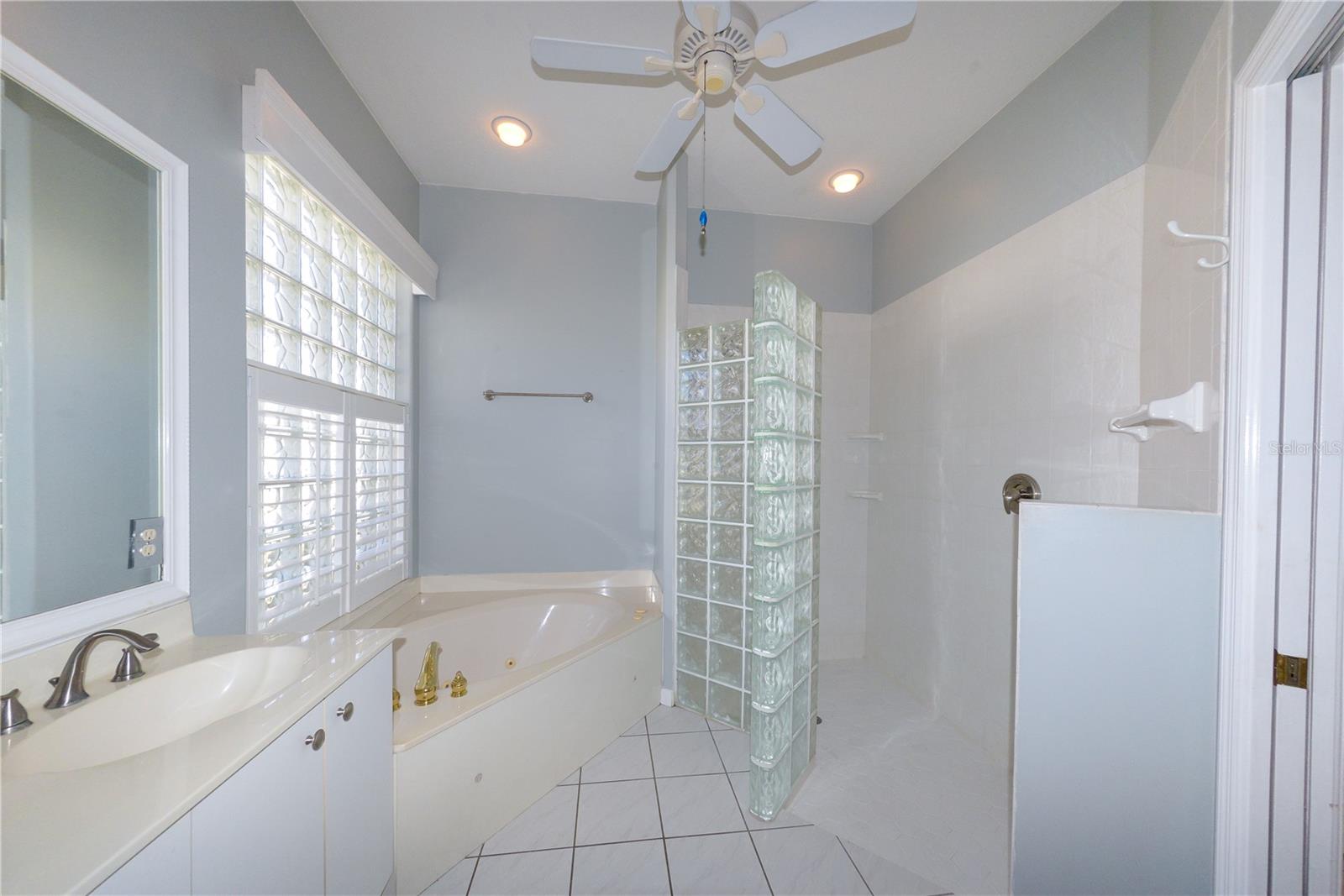 Image 28 of 42 For 10263 Shadow Run Court