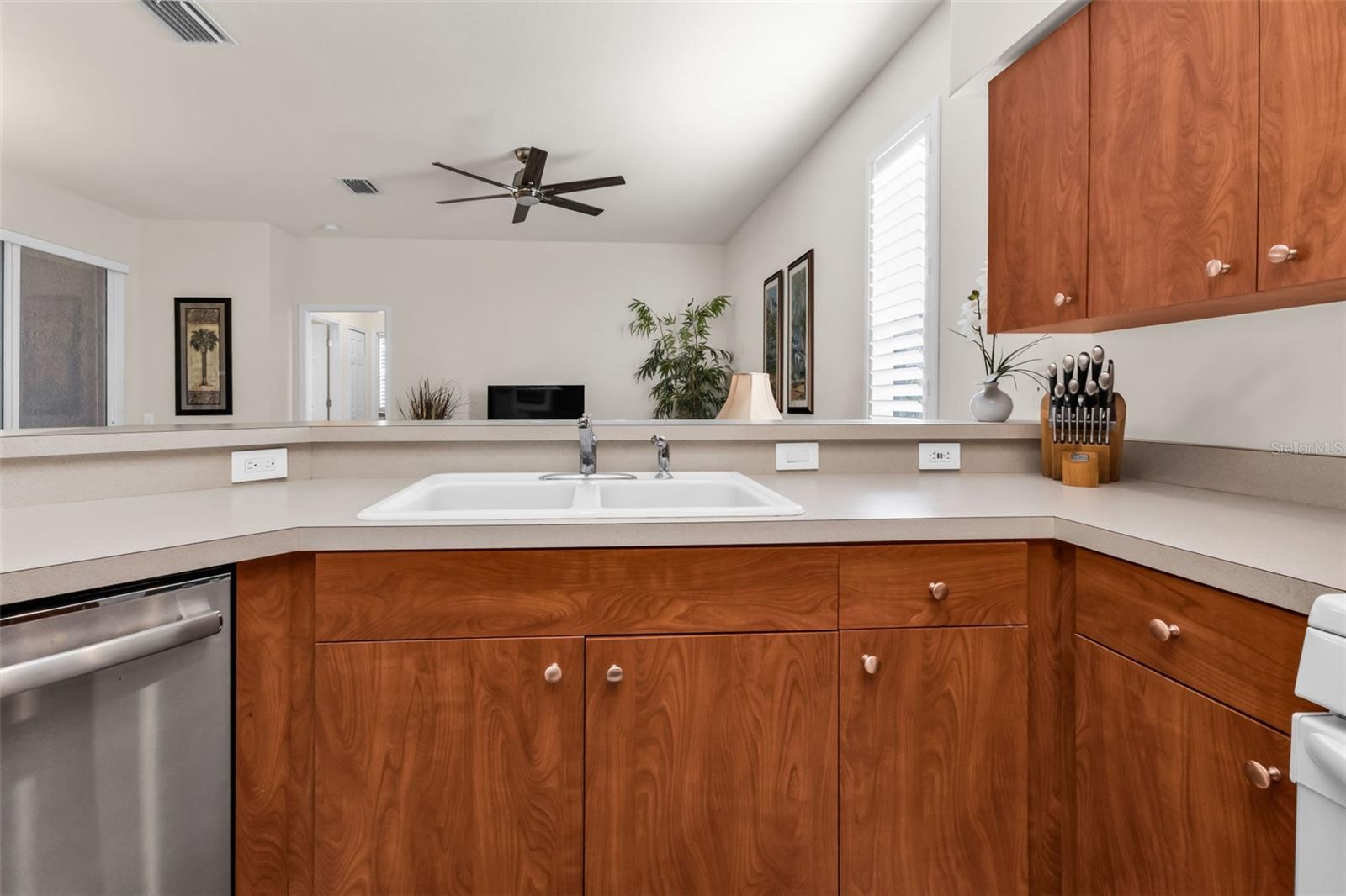 Image 12 of 41 For 2998 Royal Palm Dr