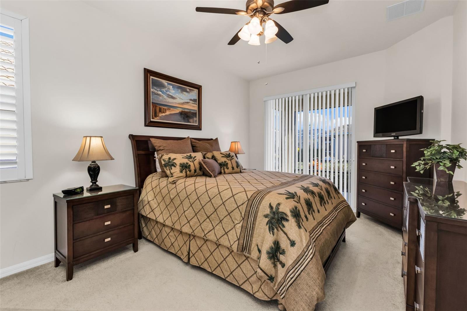 Image 19 of 41 For 2998 Royal Palm Dr