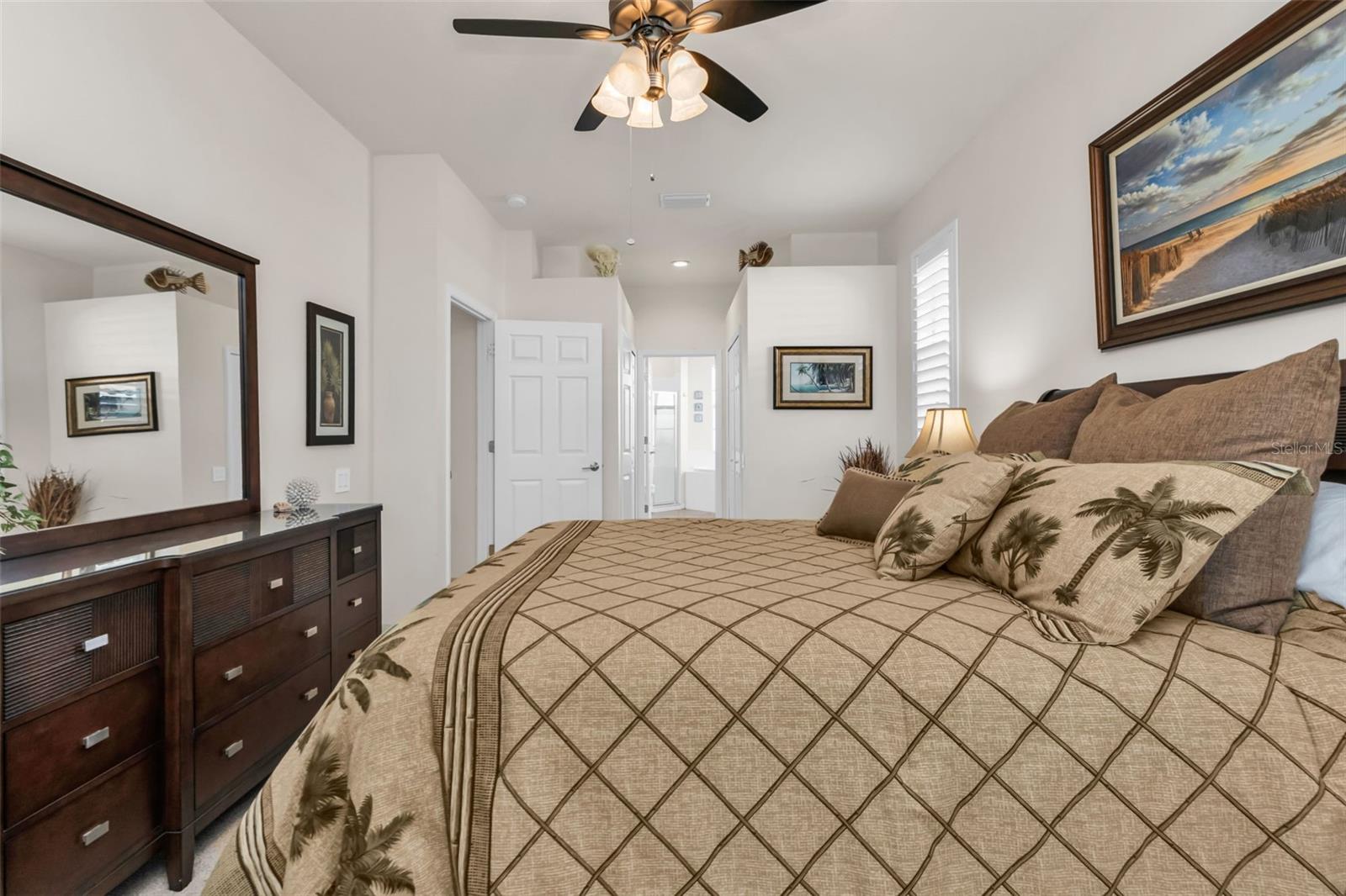 Image 21 of 41 For 2998 Royal Palm Dr