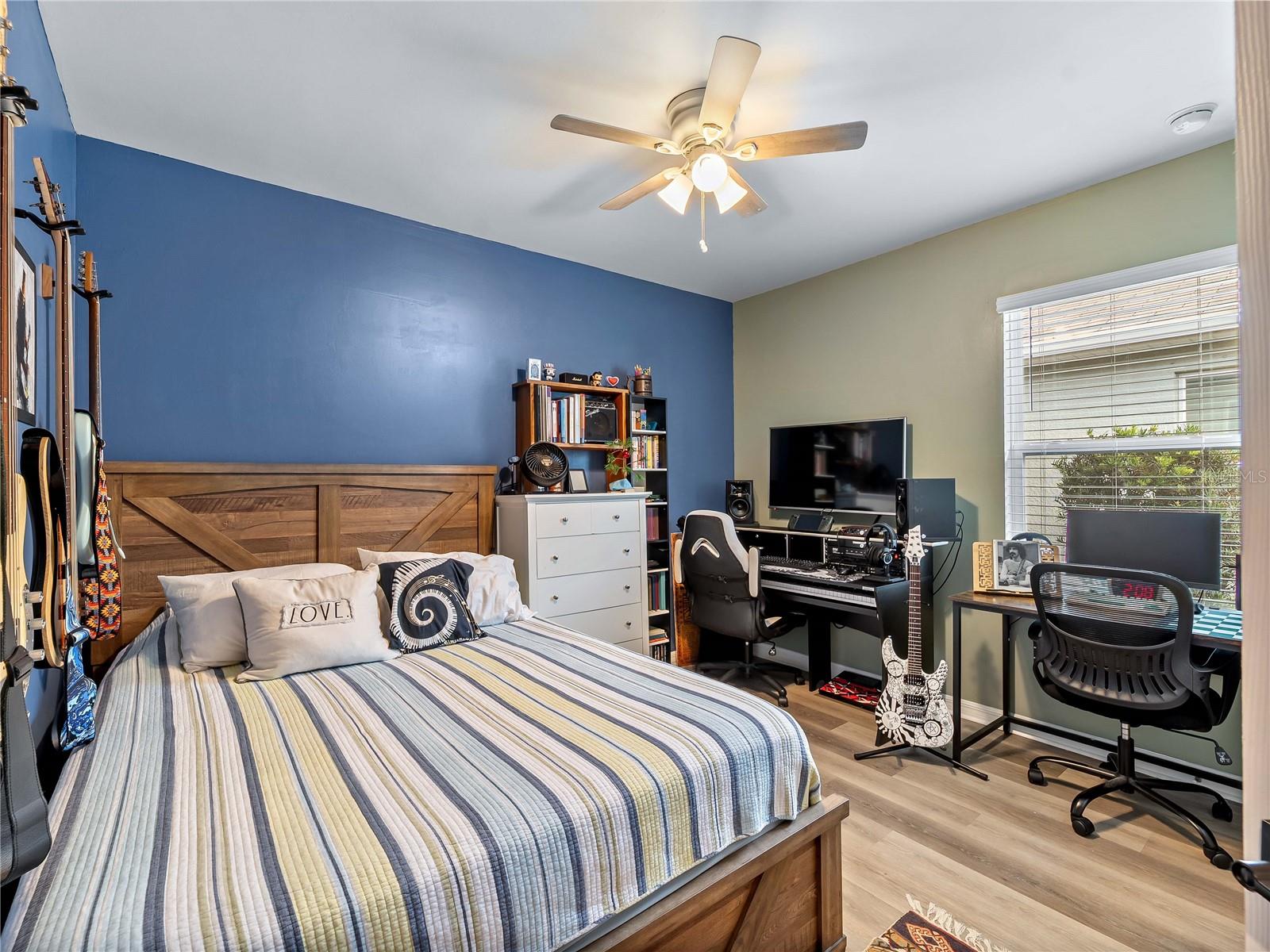 Image 16 of 59 For 5301 Shell Mound Circle