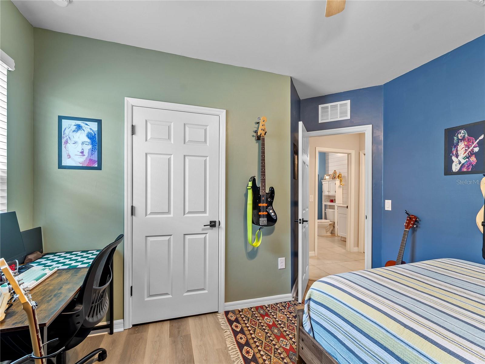 Image 17 of 59 For 5301 Shell Mound Circle