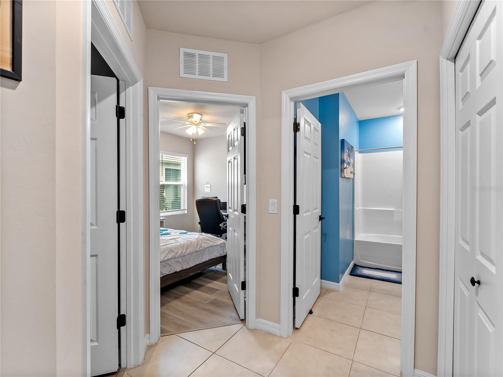 Image 23 of 59 For 5301 Shell Mound Circle