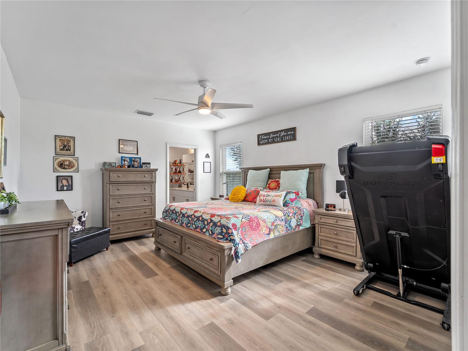 Image 25 of 59 For 5301 Shell Mound Circle