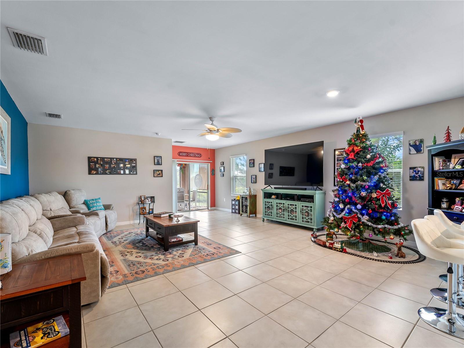 Image 5 of 59 For 5301 Shell Mound Circle