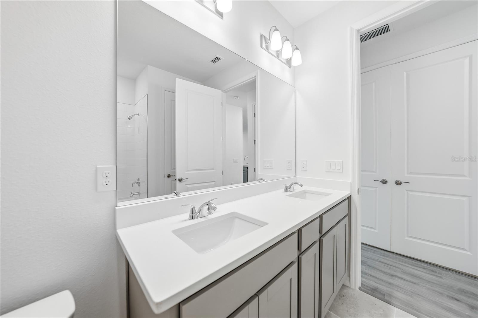 Image 17 of 25 For 13455 Turnleaf Boulevard