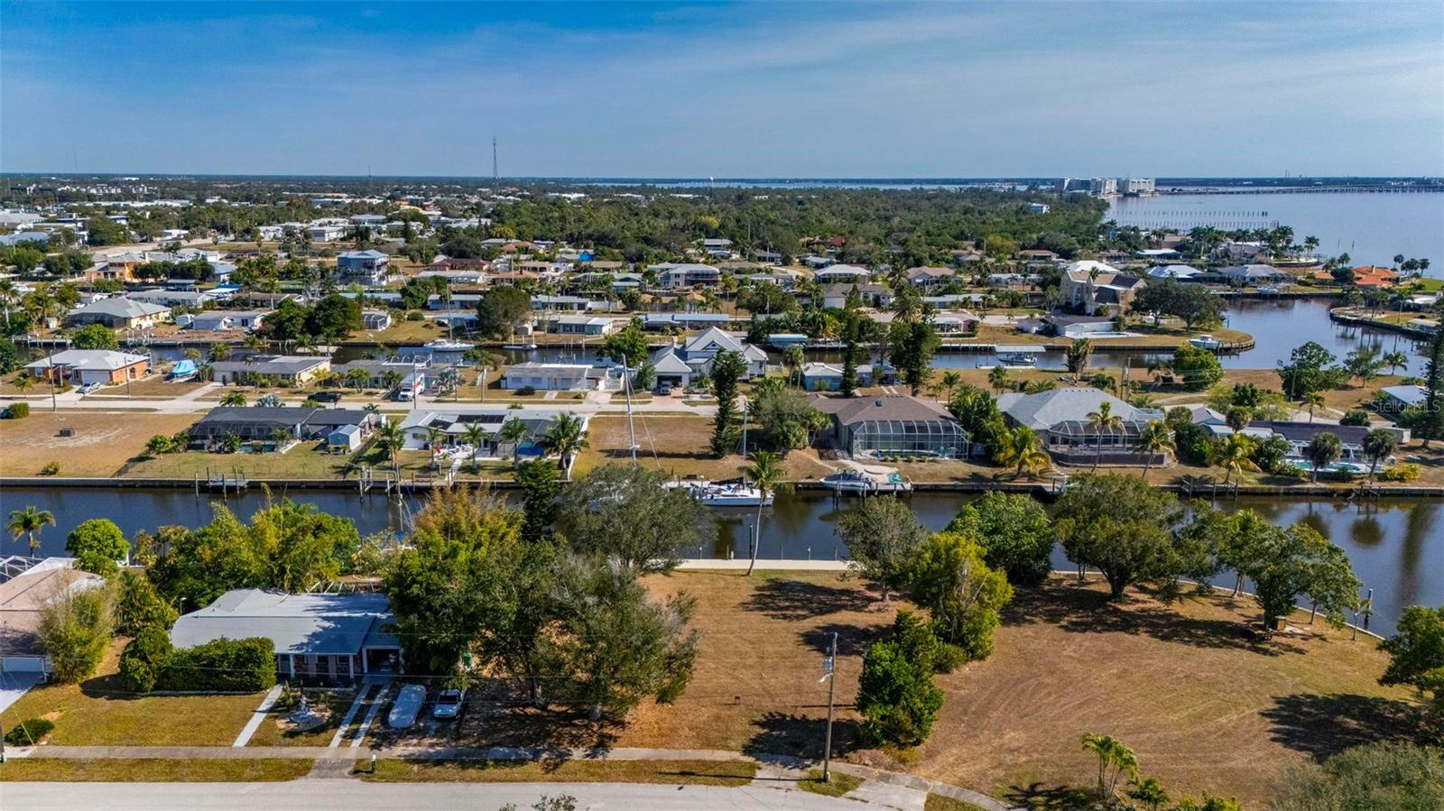 Image 15 of 46 For 165 Small Street Se