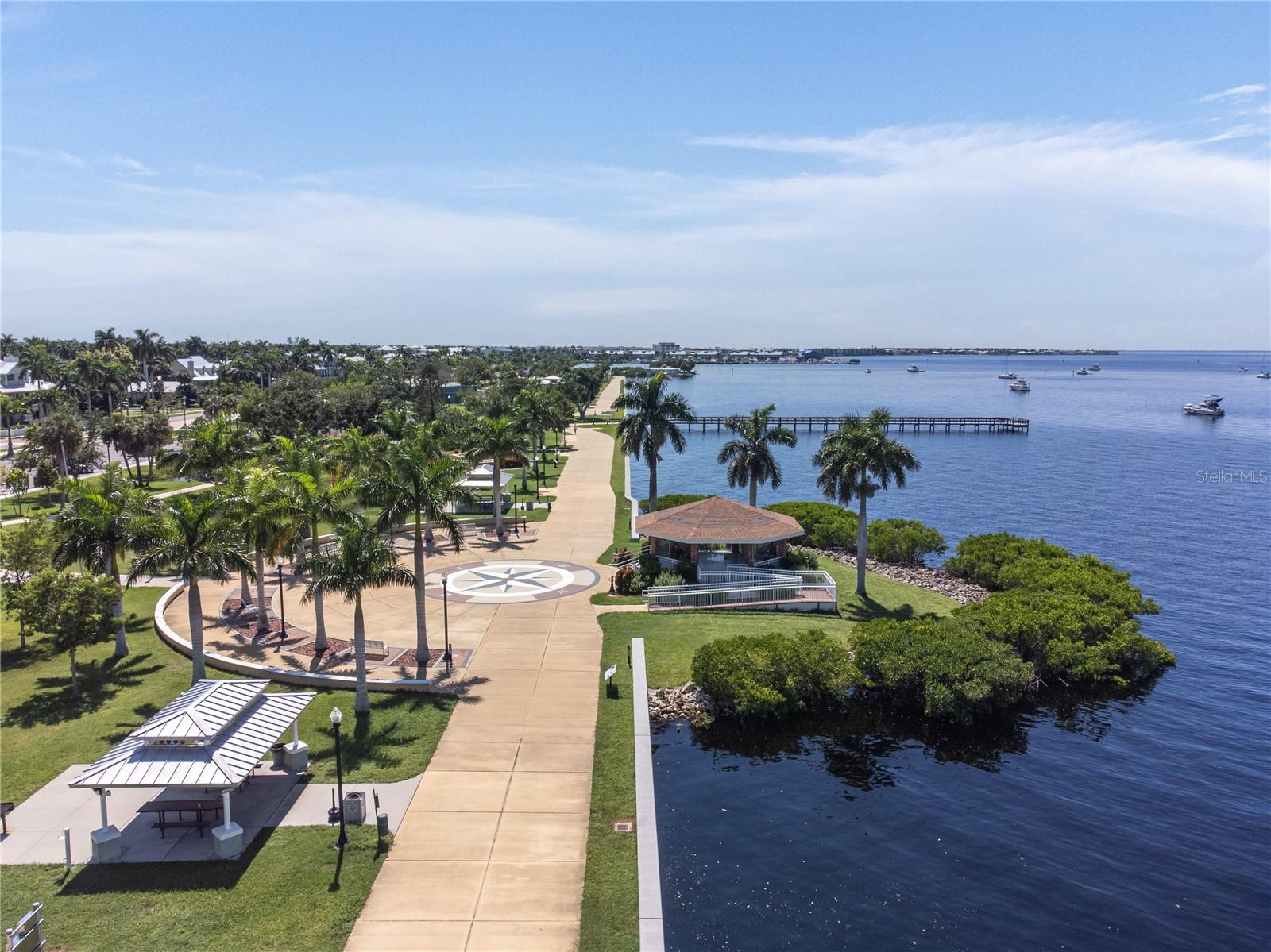 Image 33 of 46 For 165 Small Street Se