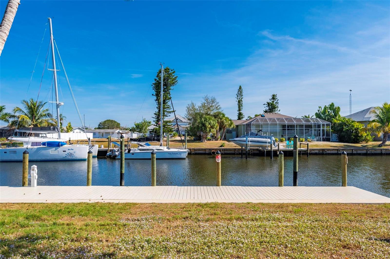 Image 7 of 46 For 165 Small Street Se