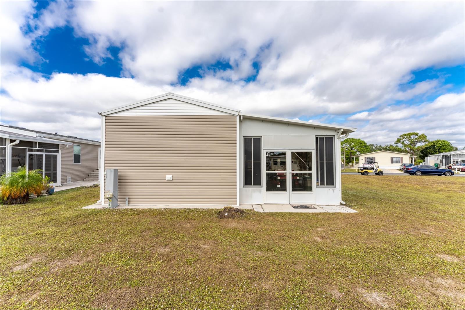 Image 23 of 40 For 7348 Swinton Ave