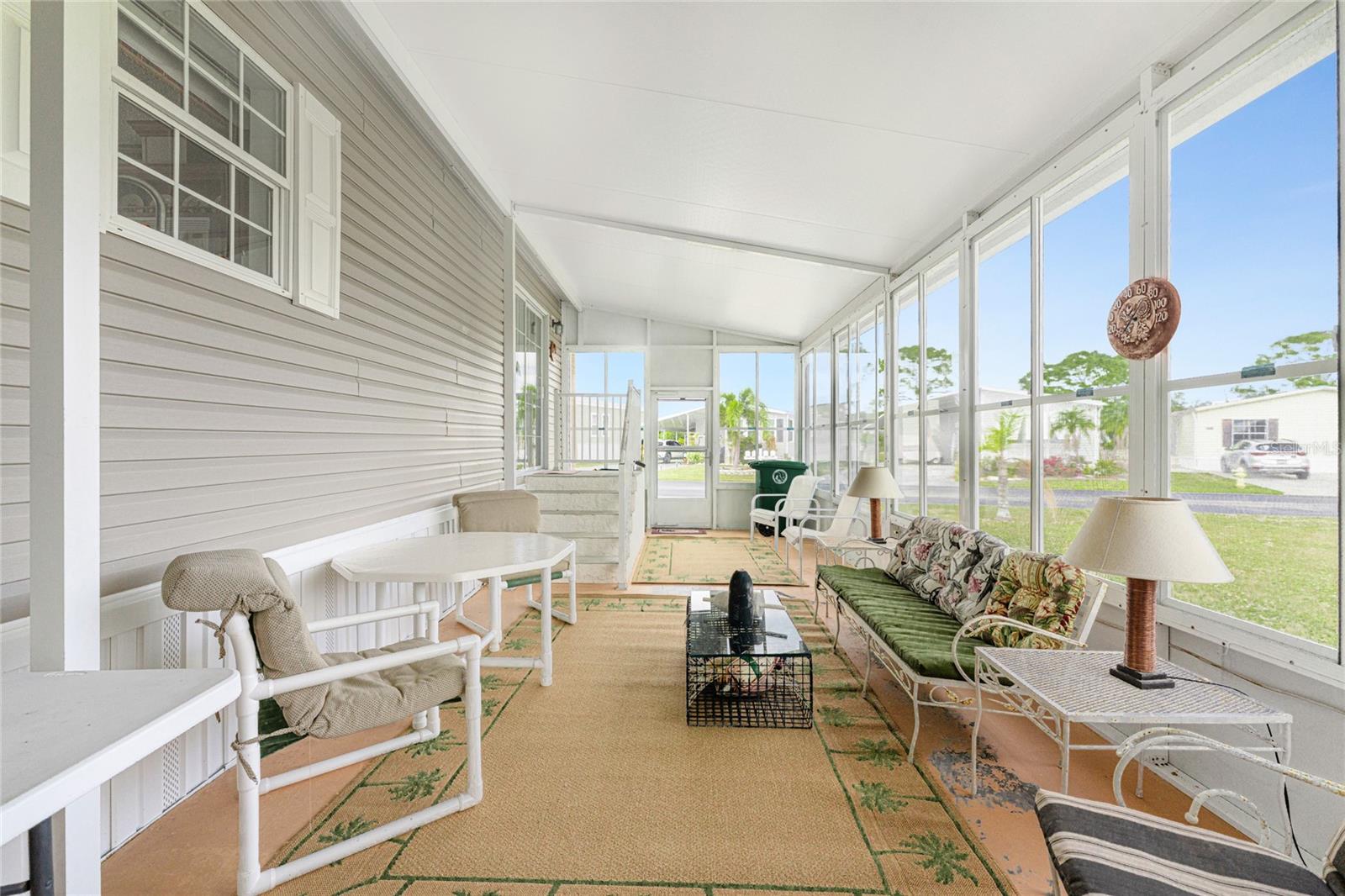 Image 3 of 40 For 7348 Swinton Ave