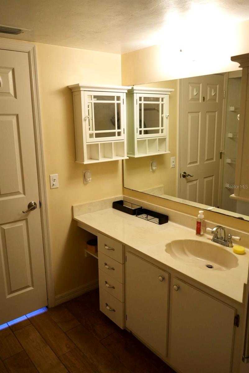 Image 19 of 42 For 3310 Loveland Boulevard 503