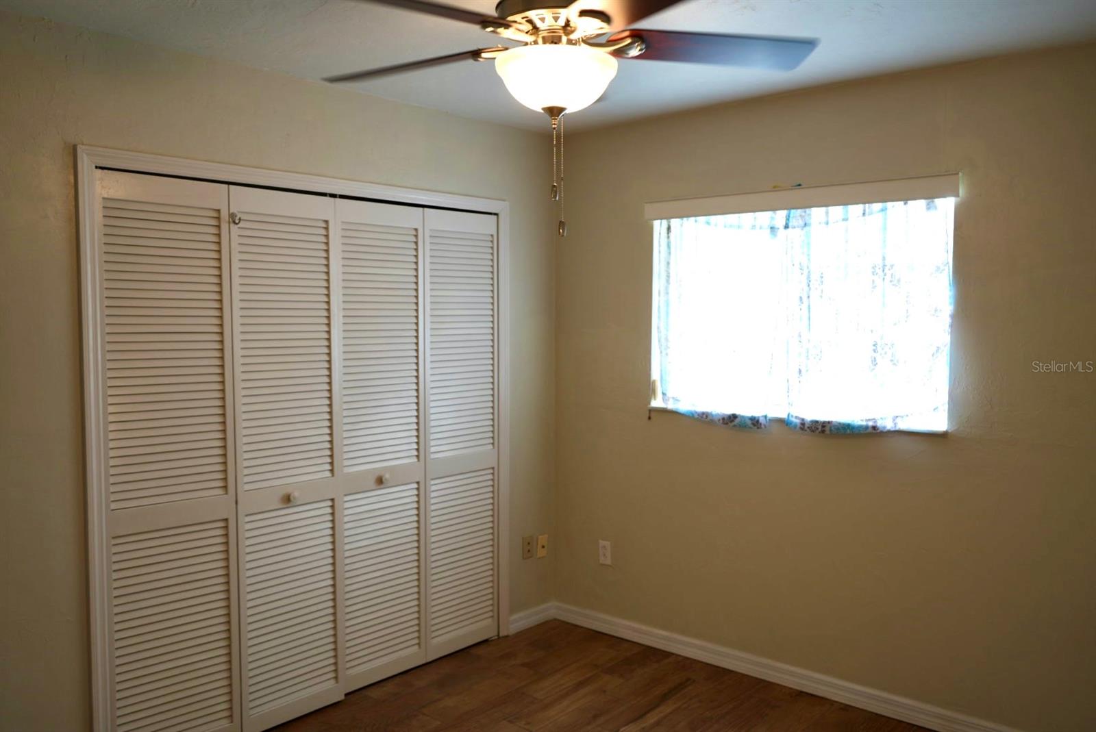 Image 22 of 42 For 3310 Loveland Boulevard 503