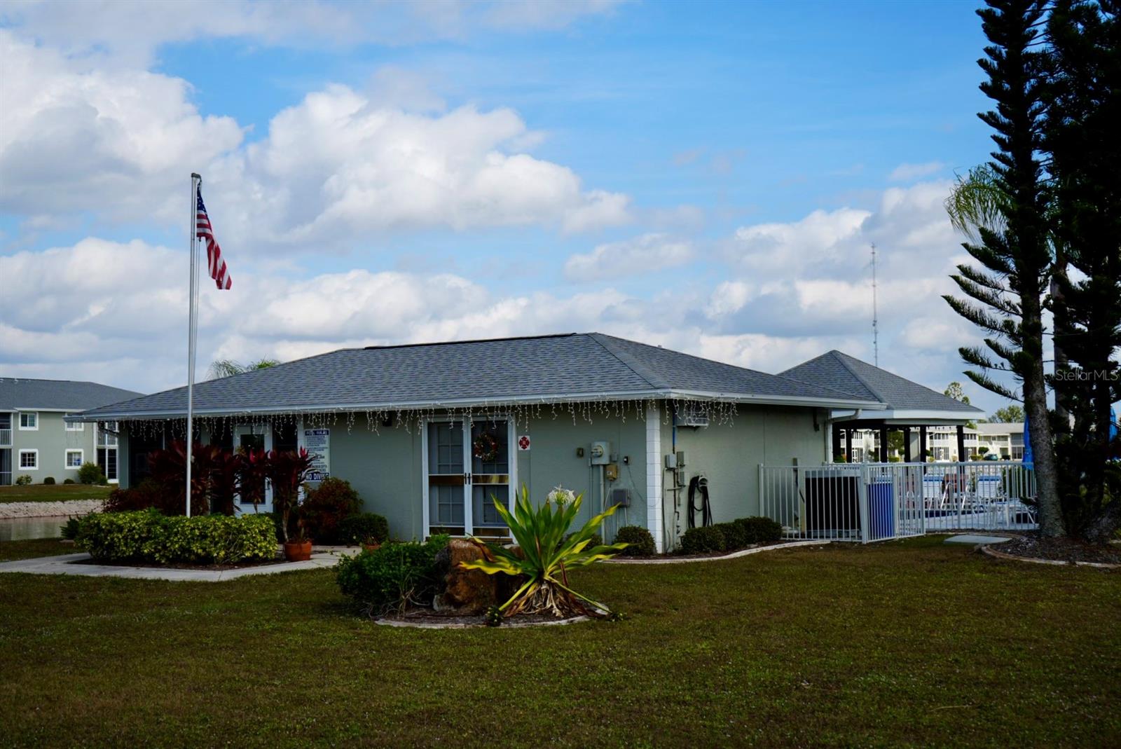 Image 37 of 42 For 3310 Loveland Boulevard 503