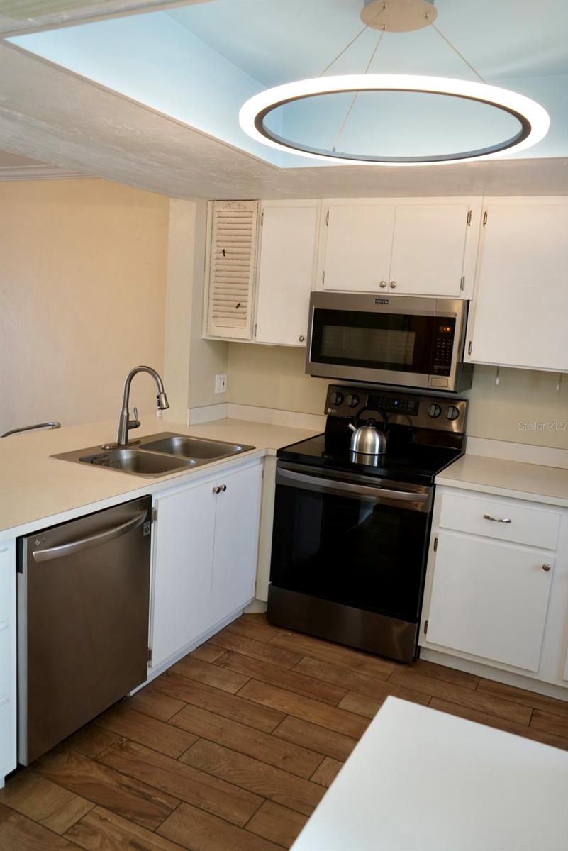 Image 8 of 42 For 3310 Loveland Boulevard 503