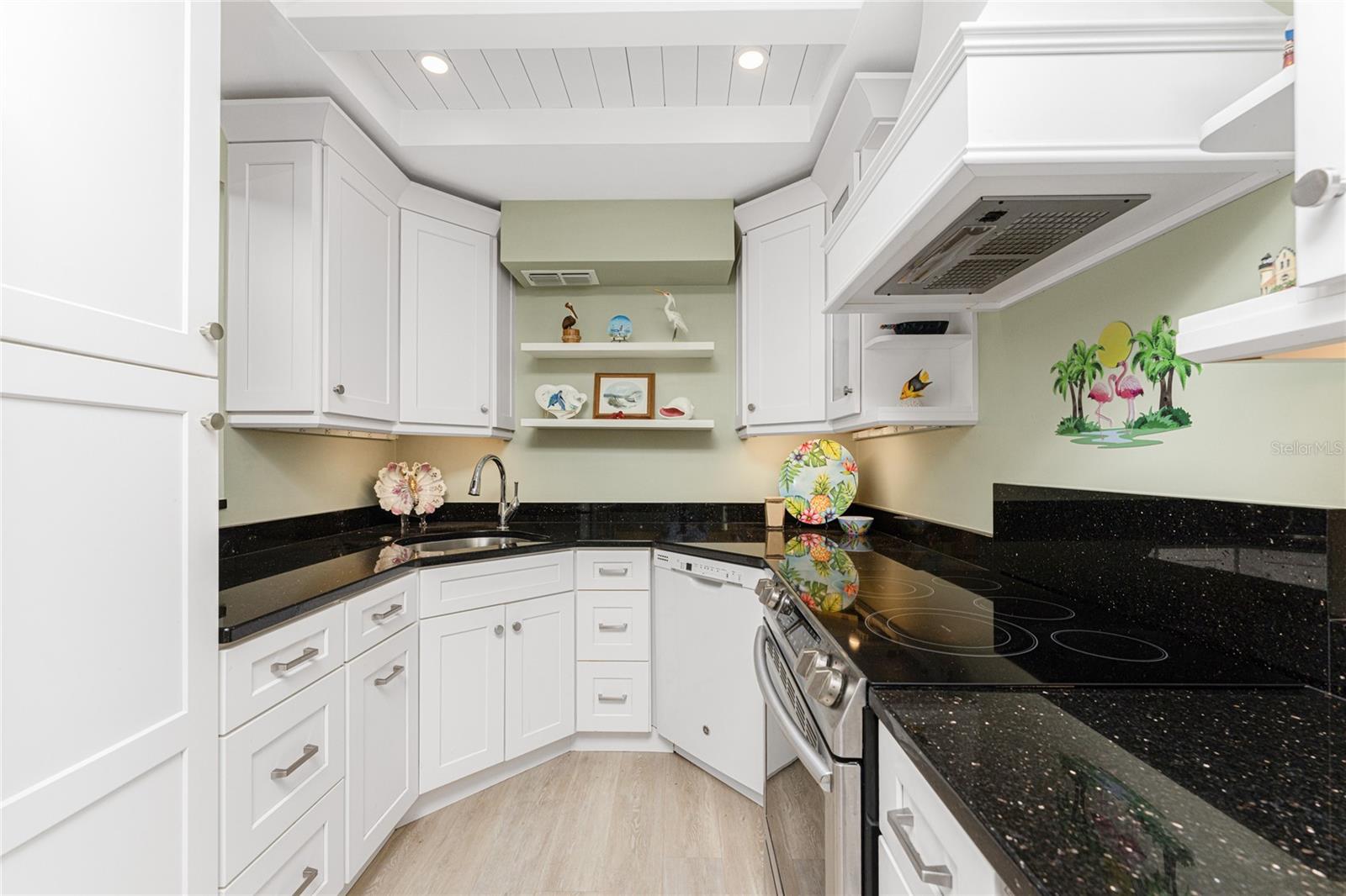 Image 11 of 56 For 25188 Marion Ave 1006