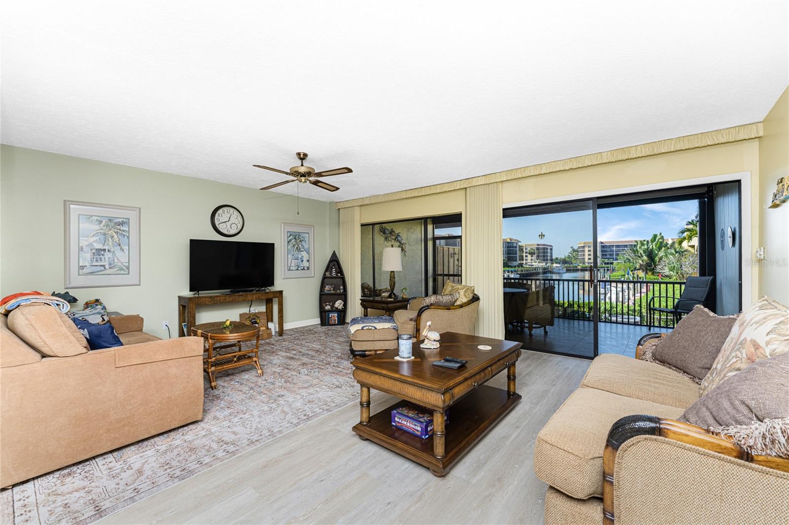 Image 15 of 56 For 25188 Marion Ave 1006