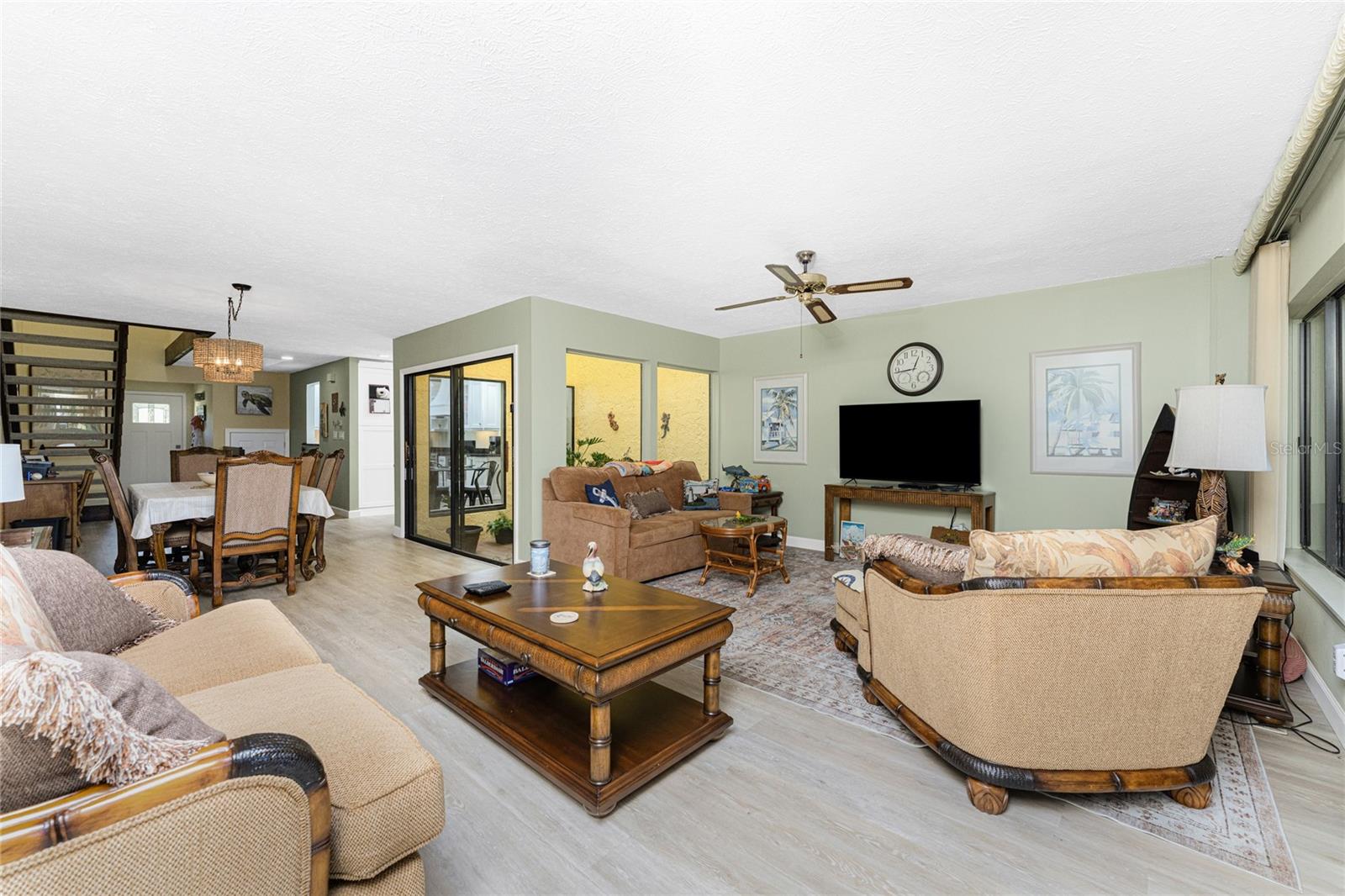 Image 18 of 56 For 25188 Marion Ave 1006