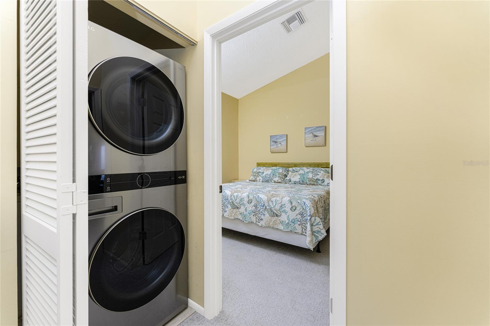 Image 21 of 56 For 25188 Marion Ave 1006