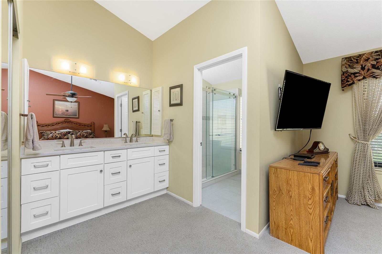 Image 33 of 56 For 25188 Marion Ave 1006