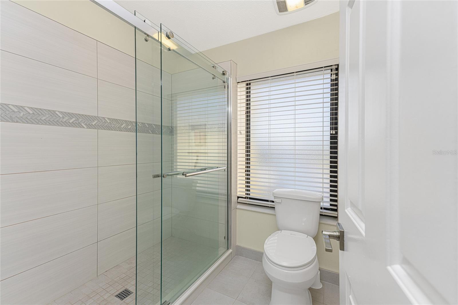 Image 34 of 56 For 25188 Marion Ave 1006