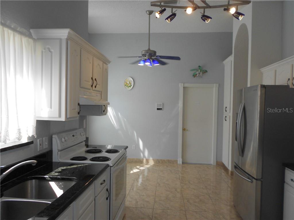 Image 10 of 32 For 3052 Collingswood Boulevard