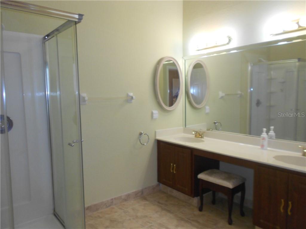 Image 20 of 32 For 3052 Collingswood Boulevard