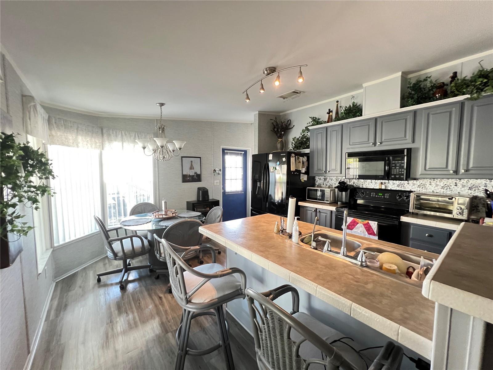 Image 15 of 56 For 10100 Burnt Store Road 27