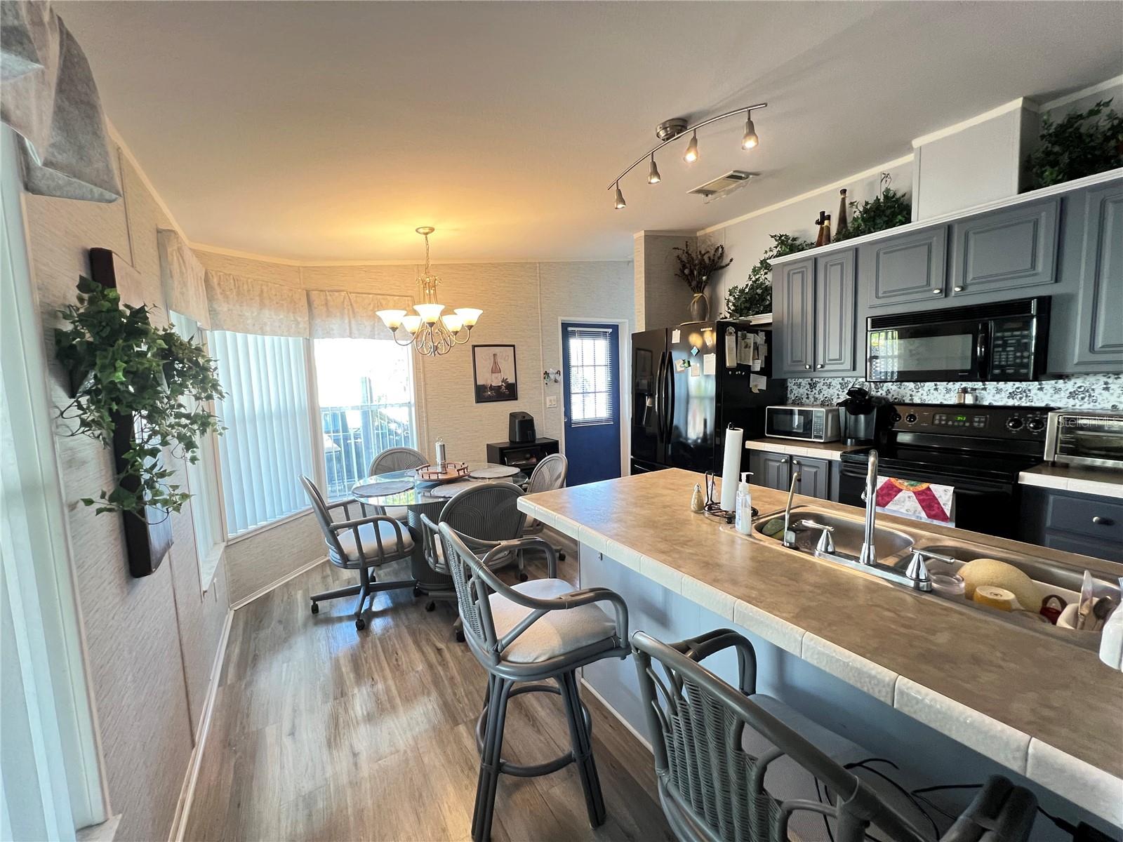 Image 16 of 56 For 10100 Burnt Store Road 27